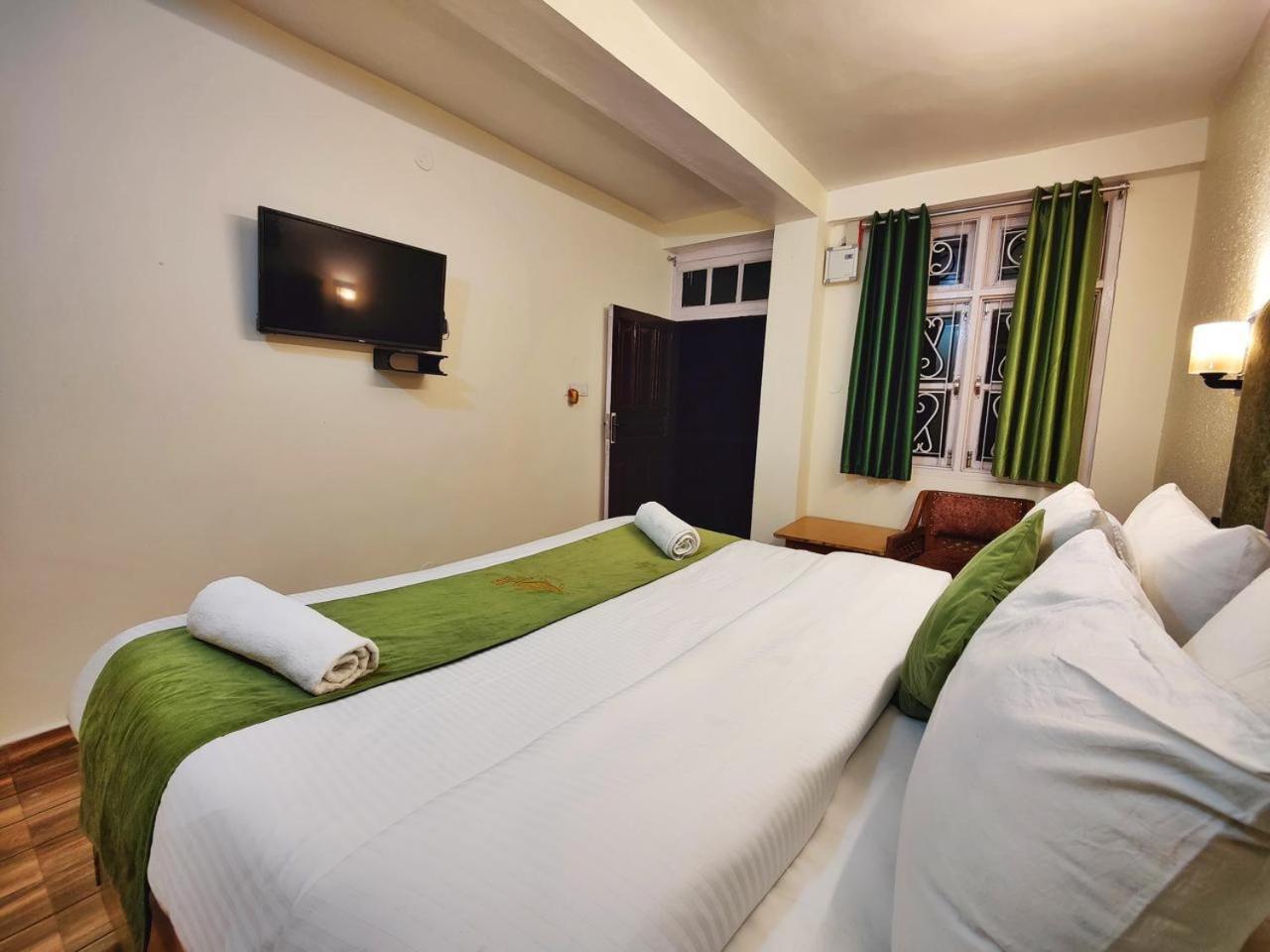 Jakhu Vibes Shimla Exterior photo